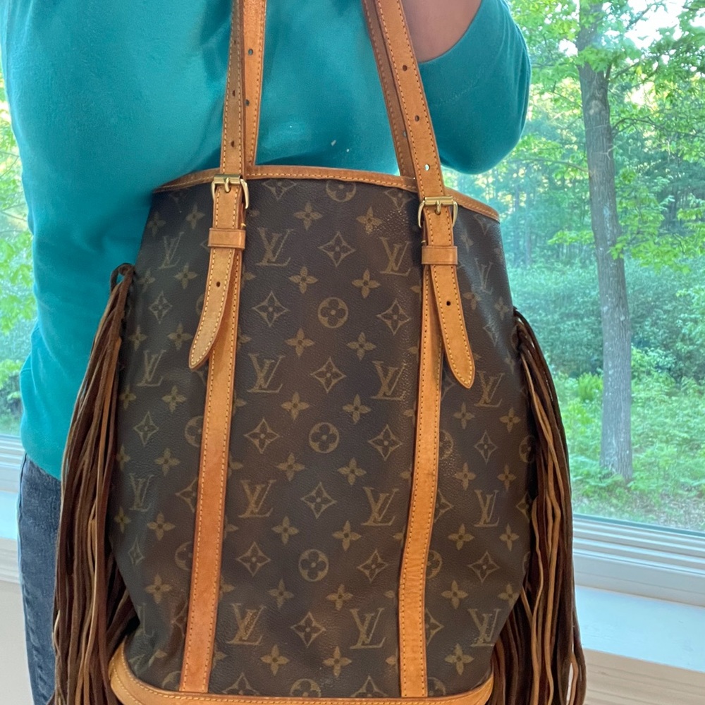 Vintage Boho Chic LV Bucket Bag W/Fringe - Picture 6 of 7